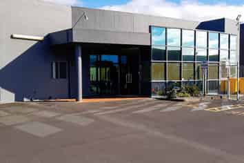 MIXED-USE SUITE - HIGH-DENSITY CAR PARKING
