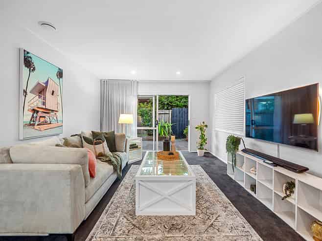 2/23 Lomond Street, Takapuna