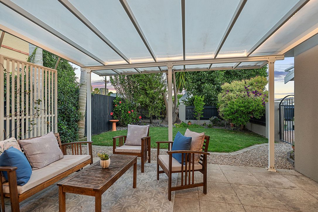 Single Level Central Takapuna Stunner! - Fler