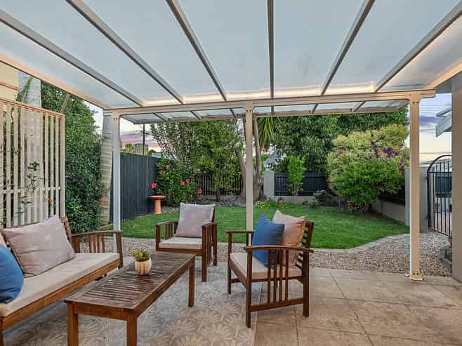 2/23 Lomond Street, Takapuna