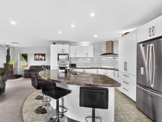 607 Market Street South, Hastings