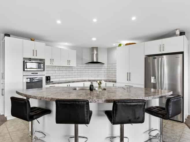 607 Market Street South, Hastings