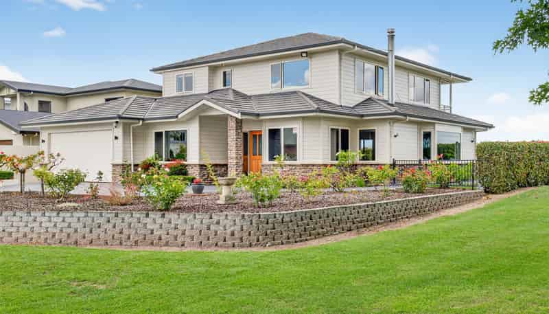 607 Market Street South, Hastings