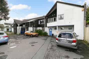 305 Mansfield Street, Newtown