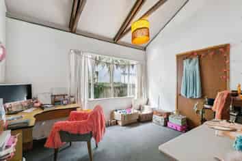 305 Mansfield Street, Newtown