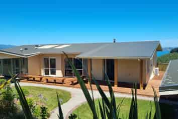 4 Pine Tree Lane, Korokoro