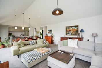 177 Queens Drive, Richmond