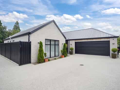 177 Queens Drive, Richmond