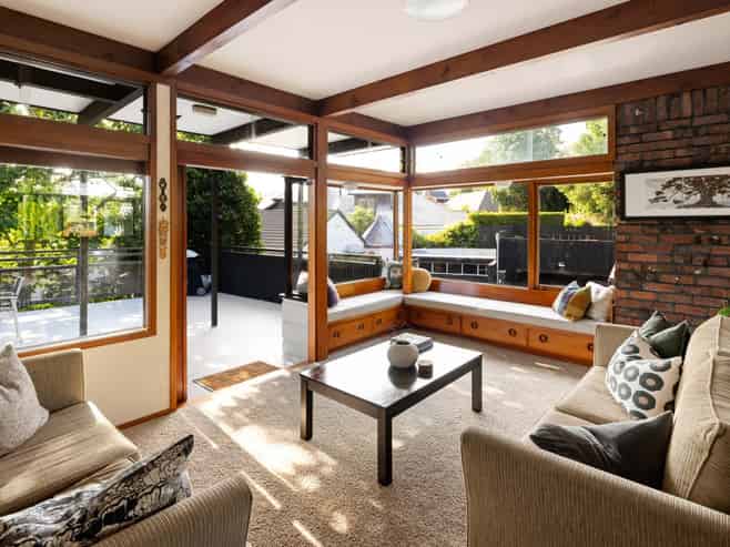 945 River Road, Queenwood