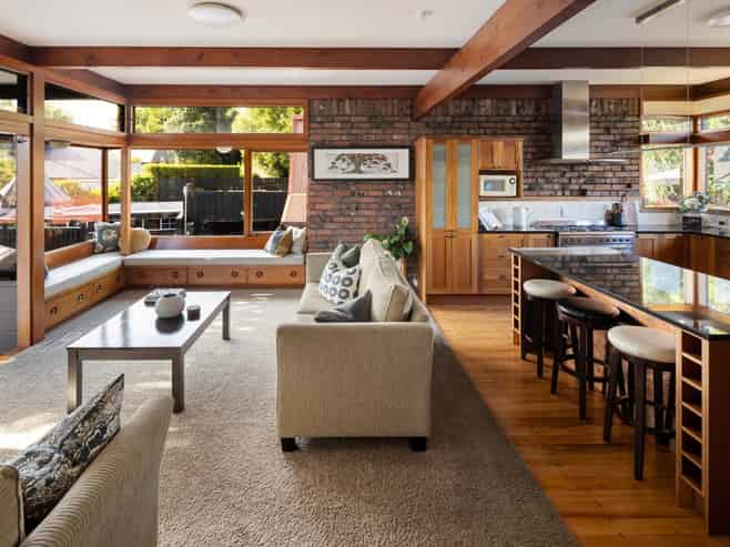 945 River Road, Queenwood