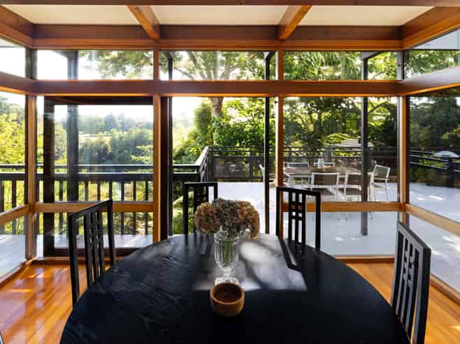 945 River Road, Queenwood