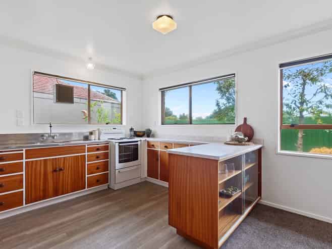 10A Tutchen Street, Avenues