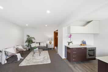 2/4 Broadbent Street, Riccarton