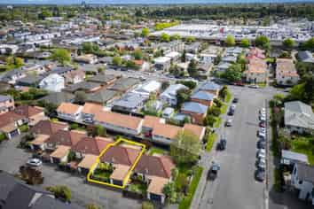 2/4 Broadbent Street, Riccarton
