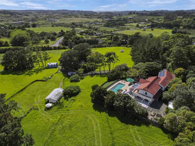 807 Dairy Flat Highway, Dairy Flat