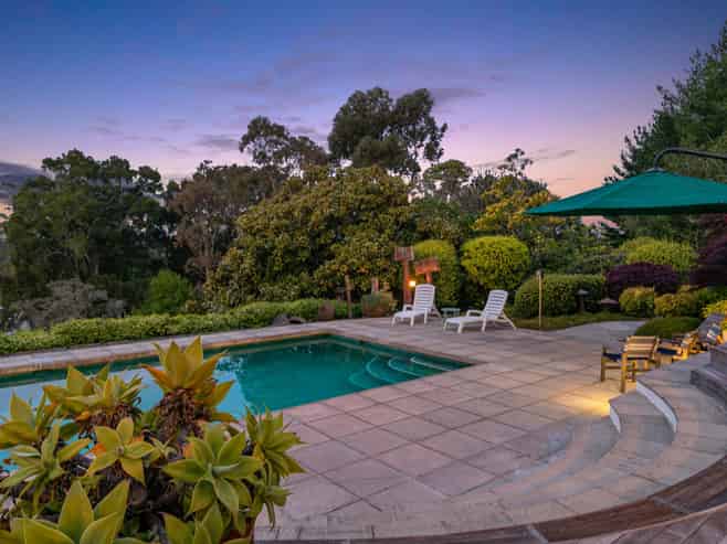 807 Dairy Flat Highway, Dairy Flat