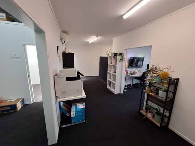 Standalone Fringe City Office