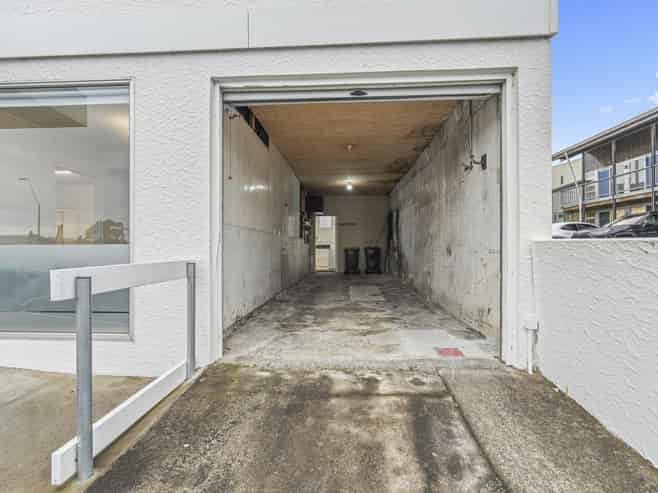 Standalone Fringe City Office