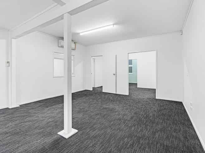 Standalone Fringe City Office