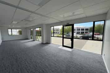 Well Presented Warehouse with Secure Yard