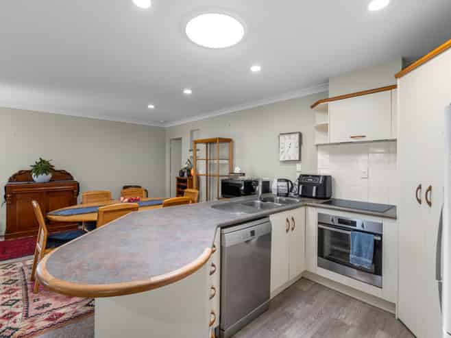 7 Stableford Drive, Pyes Pa