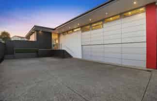 12 Highlight Parade, Te Atatu South