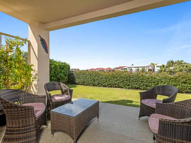 1/126 Whangaparaoa Road, Red Beach