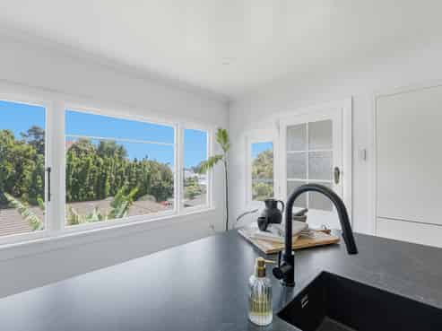 6 Ridge Lane, New Plymouth Central