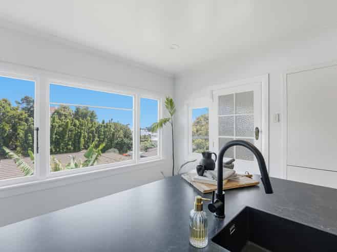 6 Ridge Lane, New Plymouth Central