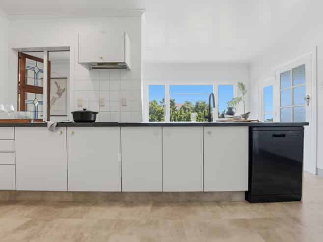 6 Ridge Lane, New Plymouth Central