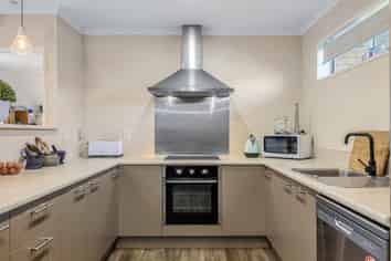 10 Netley Place, Aranui