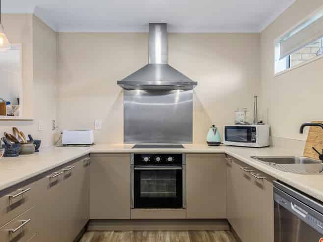 10 Netley Place, Aranui