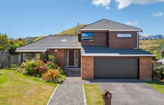 14 Aintree Grove, Churton Park