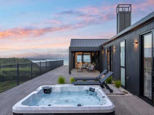 11 Te Rata Road, Okura Bush