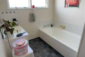 17 Fergusson Street, Stoke