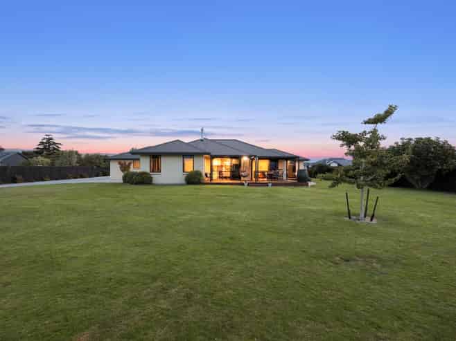 33 Birchwood Avenue, Burleigh