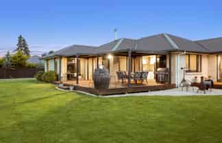 33 Birchwood Avenue, Burleigh