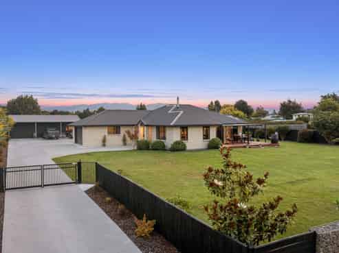 33 Birchwood Avenue, Burleigh