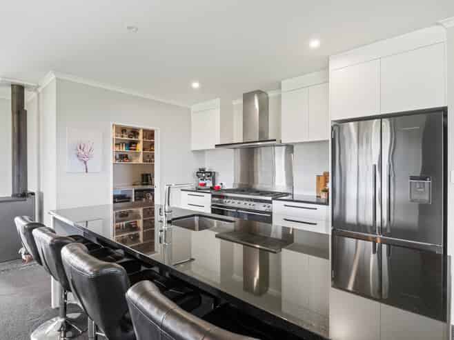 33 Birchwood Avenue, Burleigh