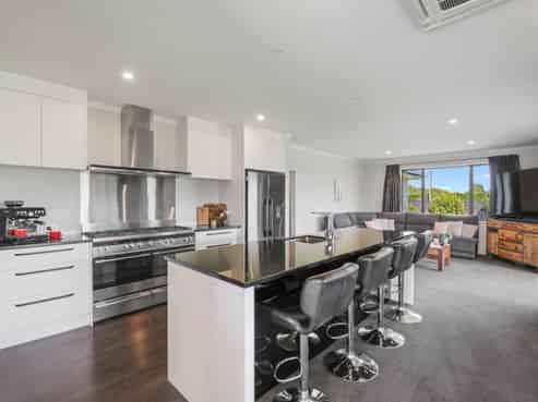 33 Birchwood Avenue, Burleigh