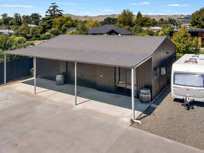 33 Birchwood Avenue, Burleigh