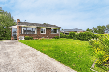 34 Williams Crescent, Otara