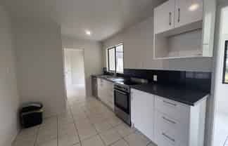 35D Western Hills Drive, Kensington