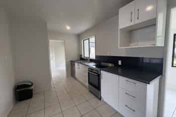 35D Western Hills Drive, Kensington