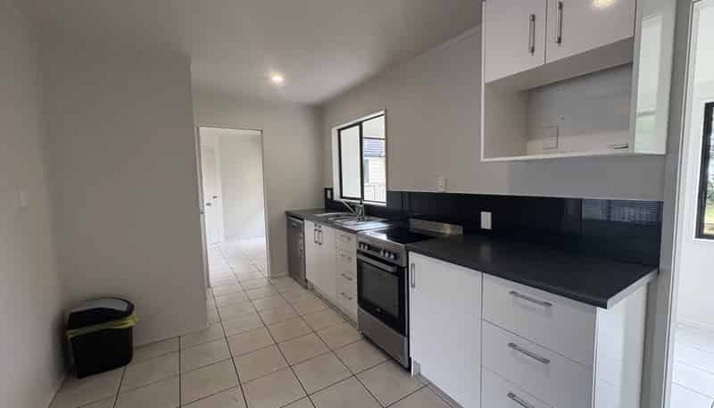 35D Western Hills Drive, Kensington