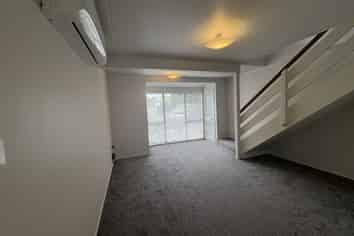 35D Western Hills Drive, Kensington