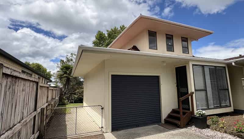 35D Western Hills Drive, Kensington