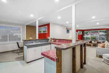 353 Sunset Road, Sunnybrook