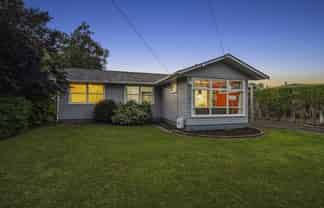 353 Sunset Road, Sunnybrook