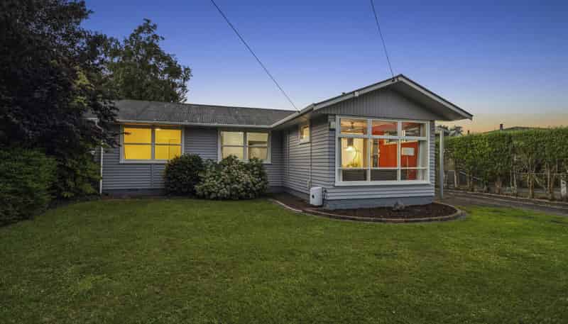 353 Sunset Road, Sunnybrook